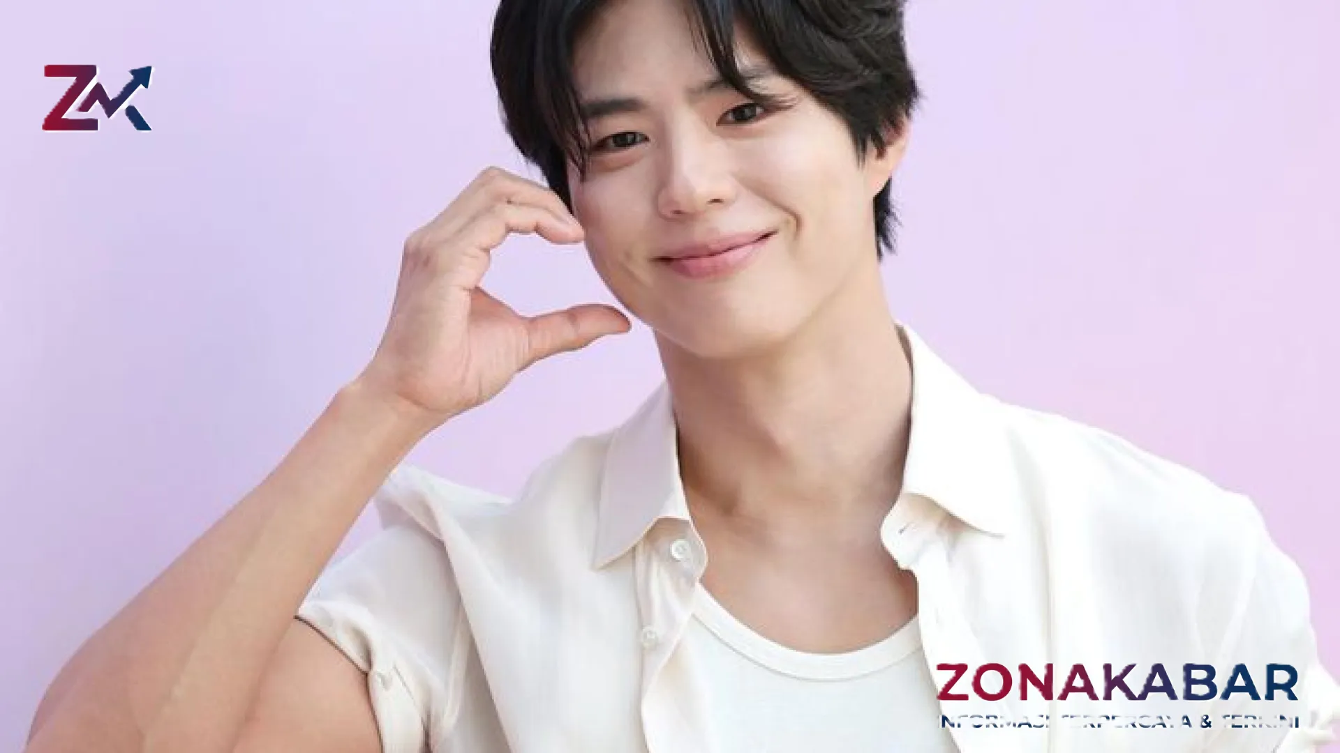 Gaya Ikonik Park Bo Gum dengan ‘Celana Lakban’ Maison Margiela: Ketika Fashion High-End Mengguncang Seoul
