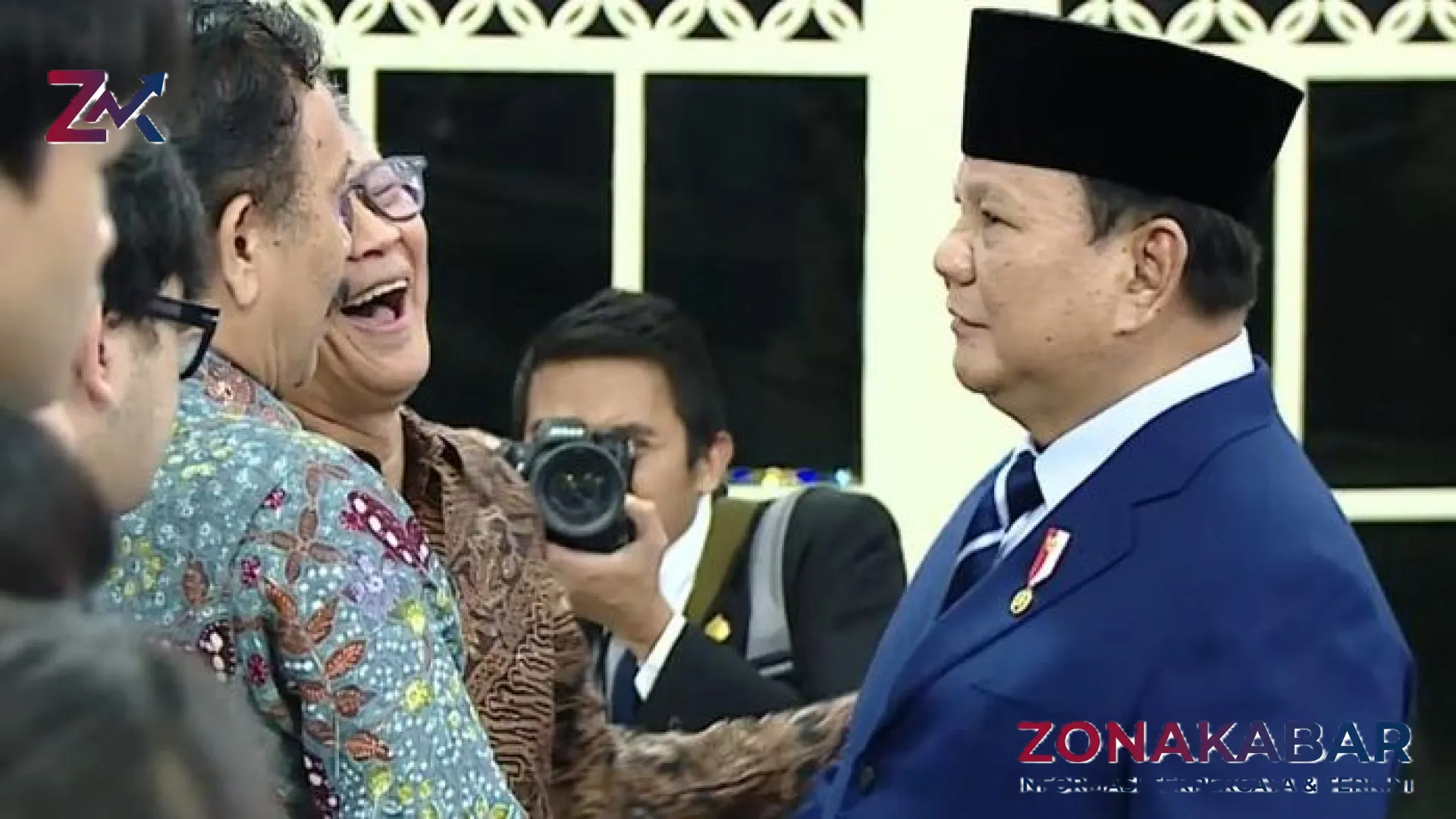 Momen Hangat di Istana: Rocky Gerung dan Syahganda Tertawa Bersama Prabowo Saat Pelantikan Menteri Baru 2026
