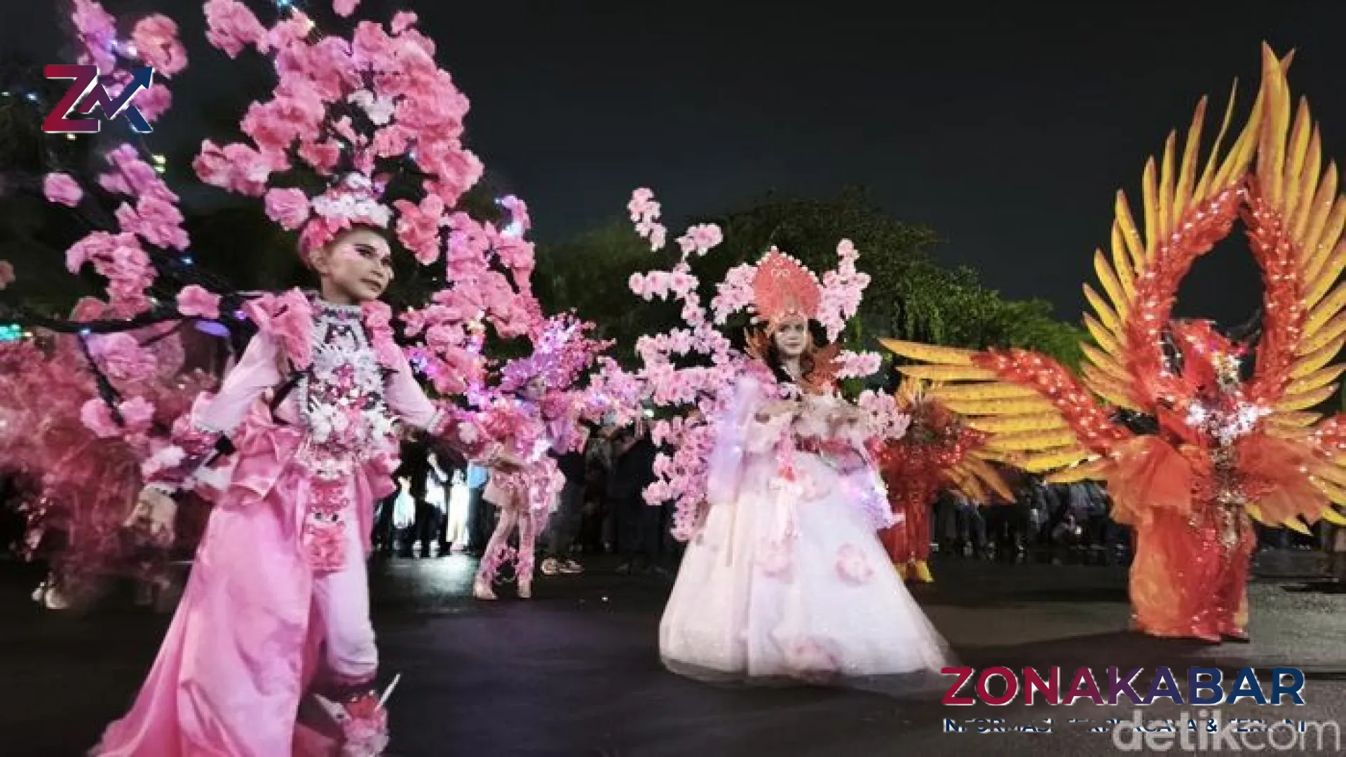 Keajaiban di Simpang Lima: Semarang Night Carnival Tetap Memukau Meski Digempur Hujan Deras