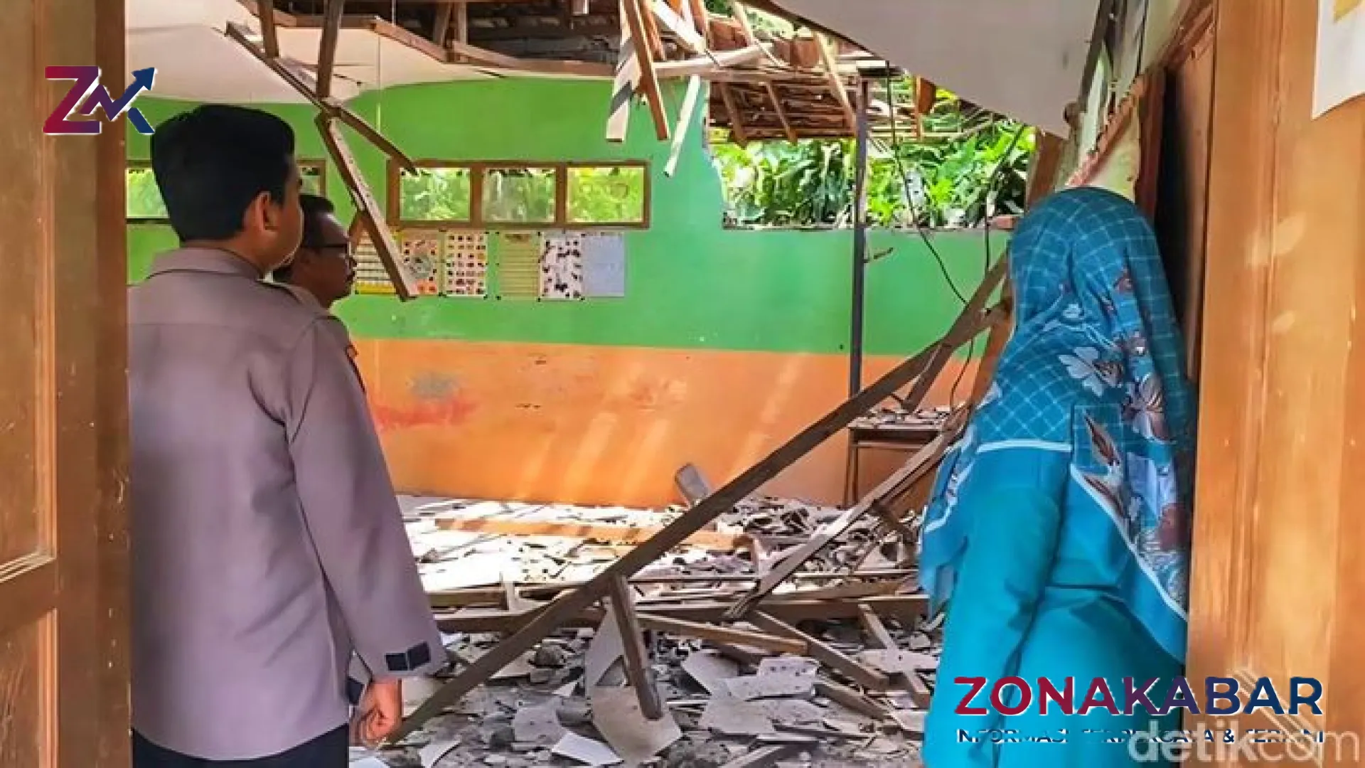 Nestapa Pendidikan di Sukabumi: Atap SDN Ciganas Ambruk Menjelang Ujian, Puluhan Tahun Tanpa Perbaikan