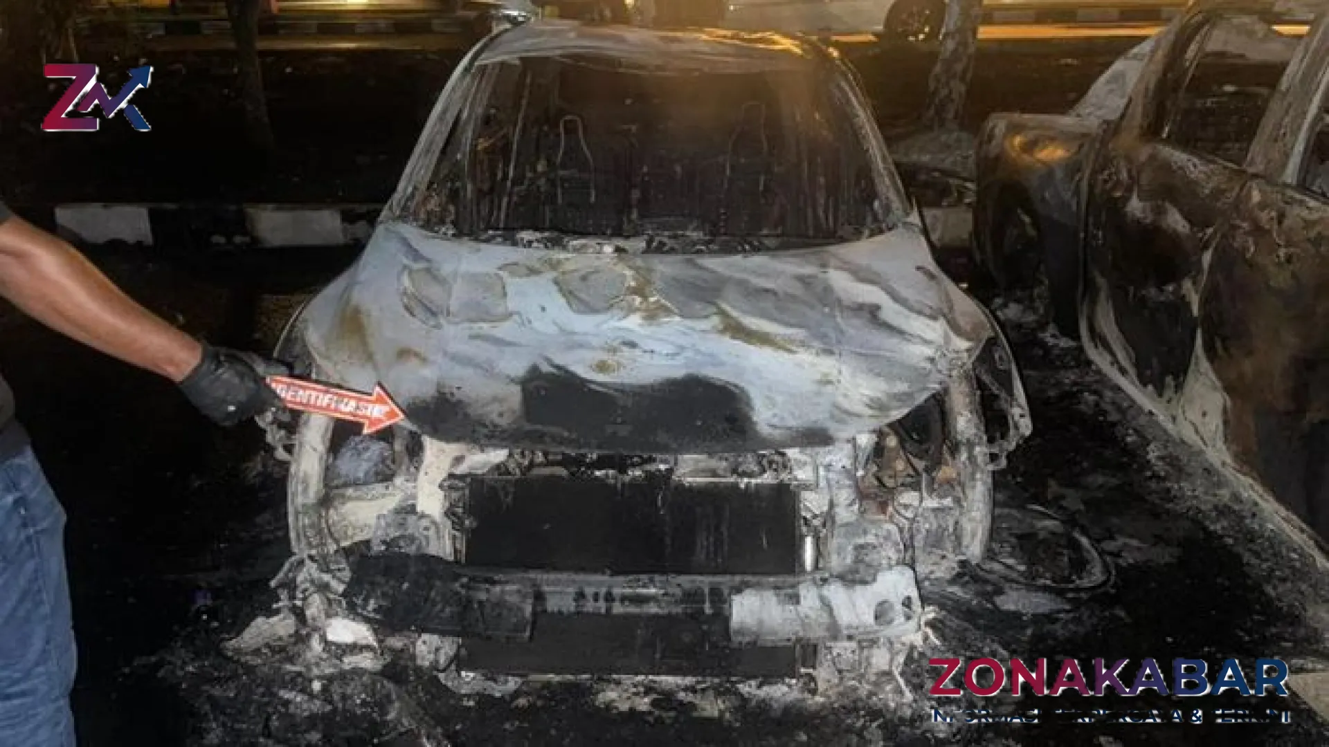 Malam Kelam di Jayapura: Tragedi Amuk Massa Pasca Laga Persipura vs Adhyaksa FC, Puluhan Kendaraan Hangus