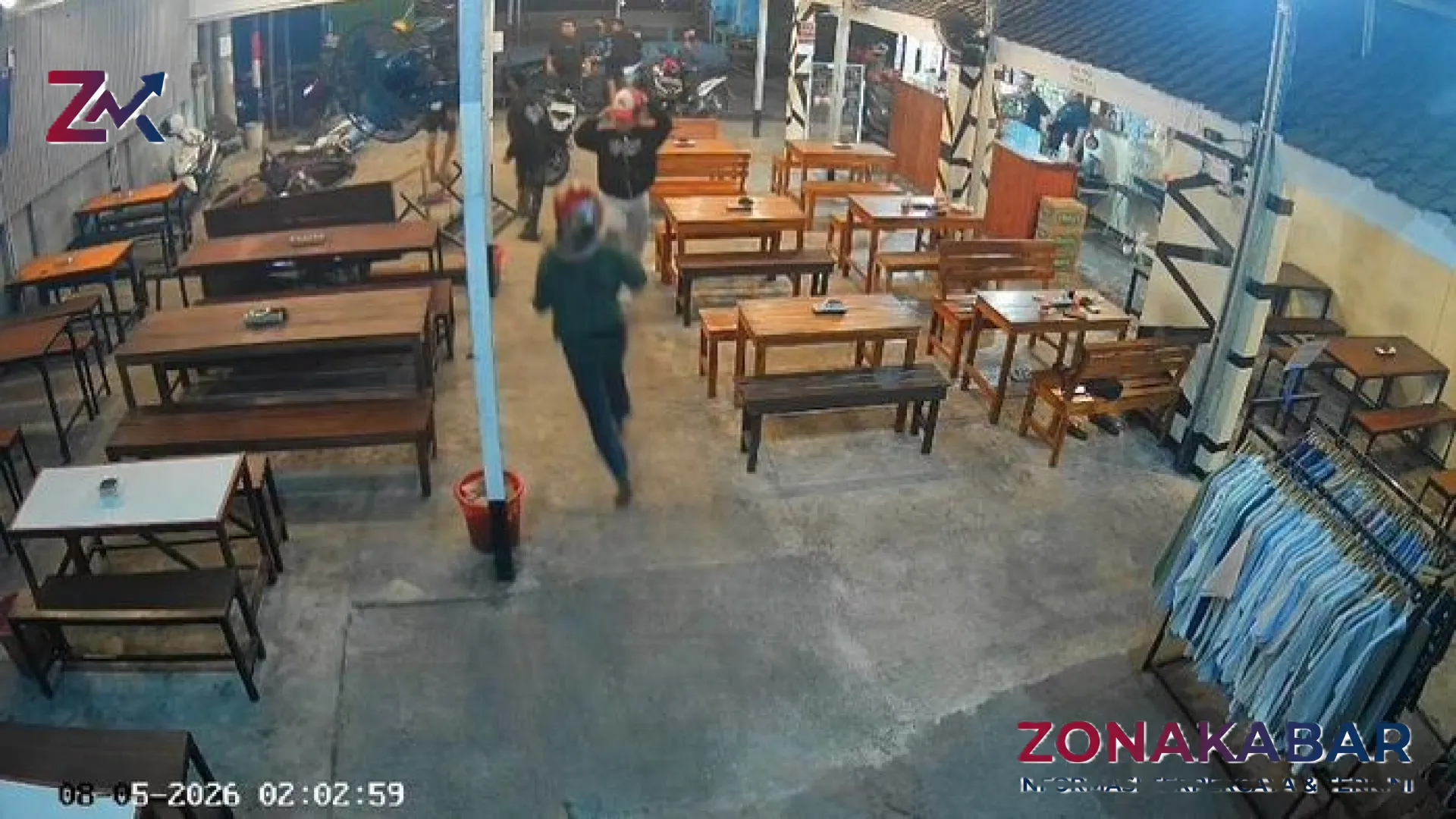 Teror Gangster Bersenjata Celurit di Porong Sidoarjo: Warkop Diobrak-abrik, Pengunjung Kocar-kacir