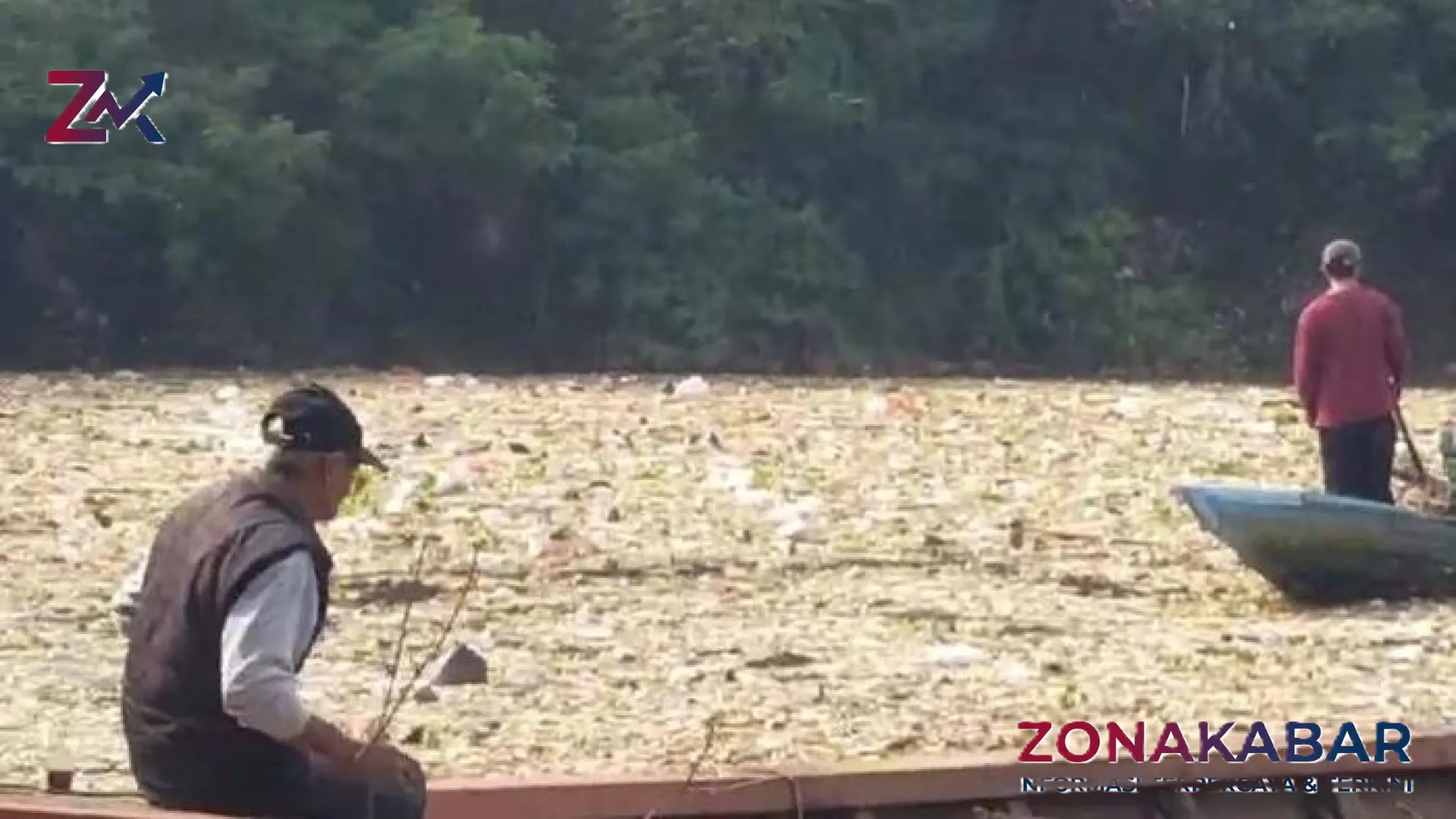 Wajah Muram Sungai Cikundul Cianjur: Saat Aliran Air Berubah Menjadi Hamparan ‘Daratan Sampah’ yang Meresahkan