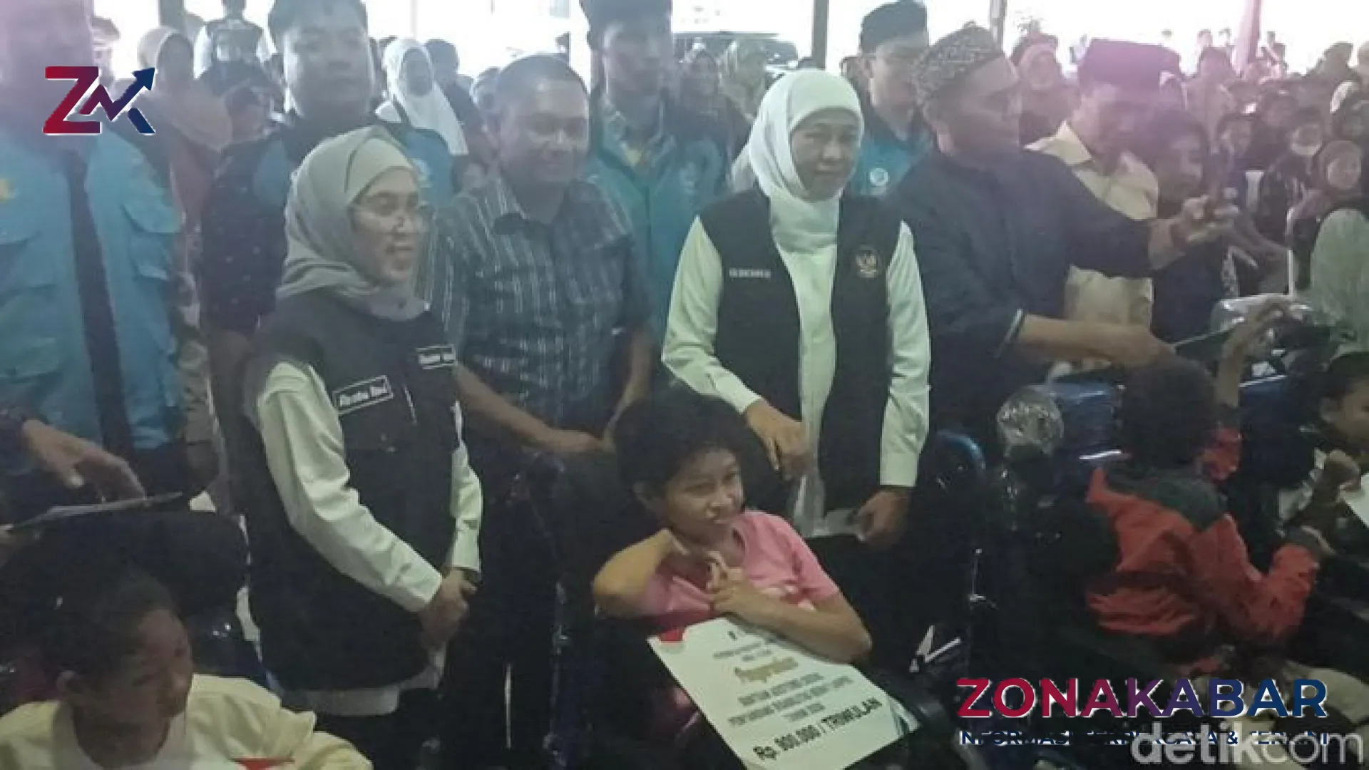 Misi Kemanusiaan di Tulungagung: Gubernur Khofifah Salurkan Bansos Rp 10,4 Miliar demi Pemerataan Kesejahteraan