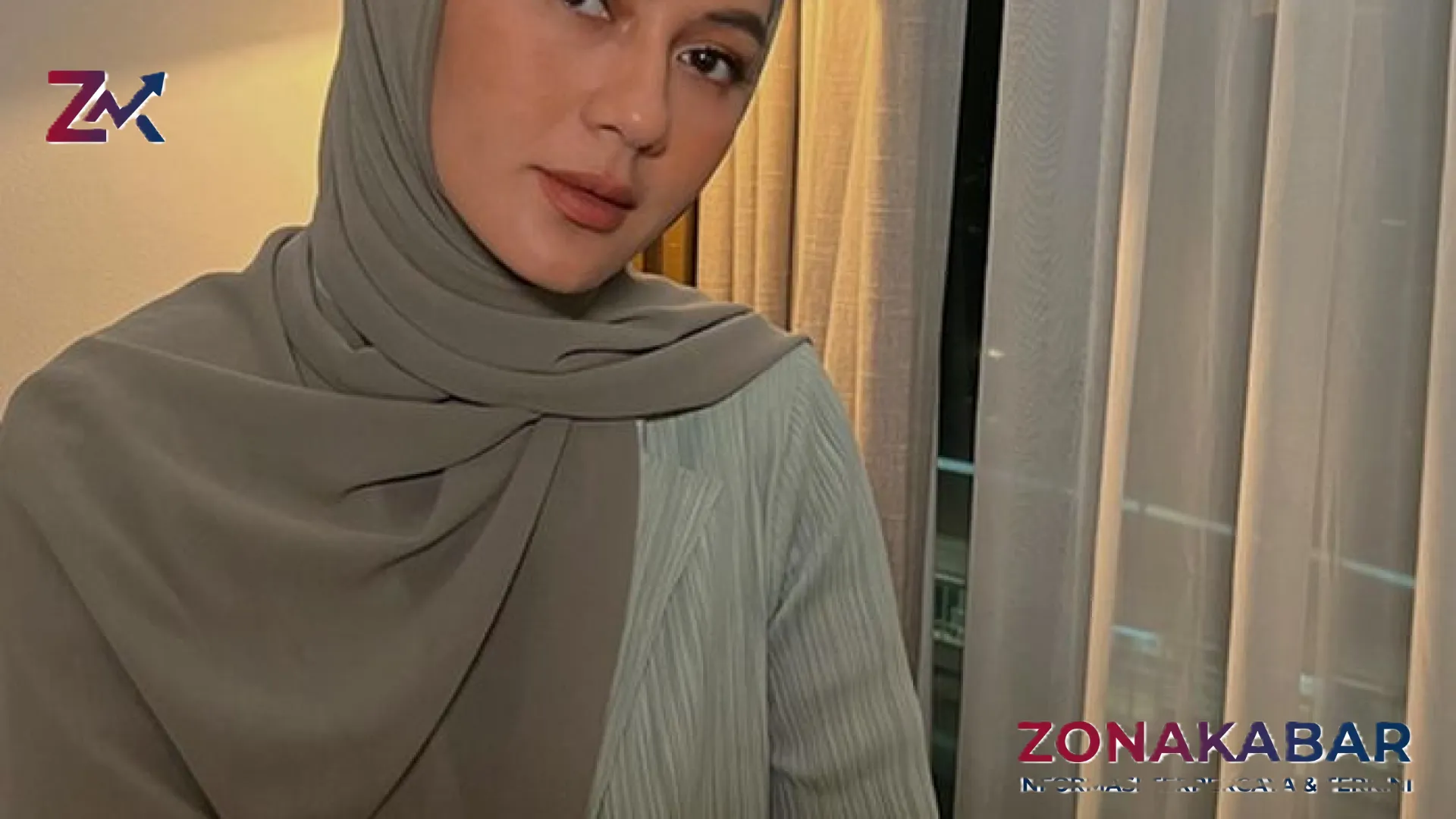 Tutorial Hijab Pashmina Paula Verhoeven: Trik Simpel Tampil Tirus dan Elegan Sepanjang Hari