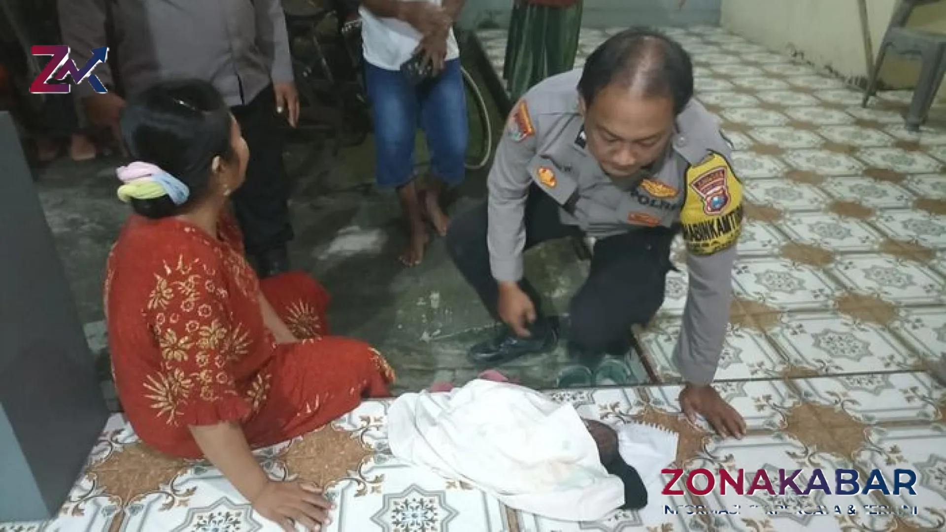 Geger Penemuan Bayi di Jombang: Tangis Tengah Malam yang Menyayat Hati di Teras Rumah Warga