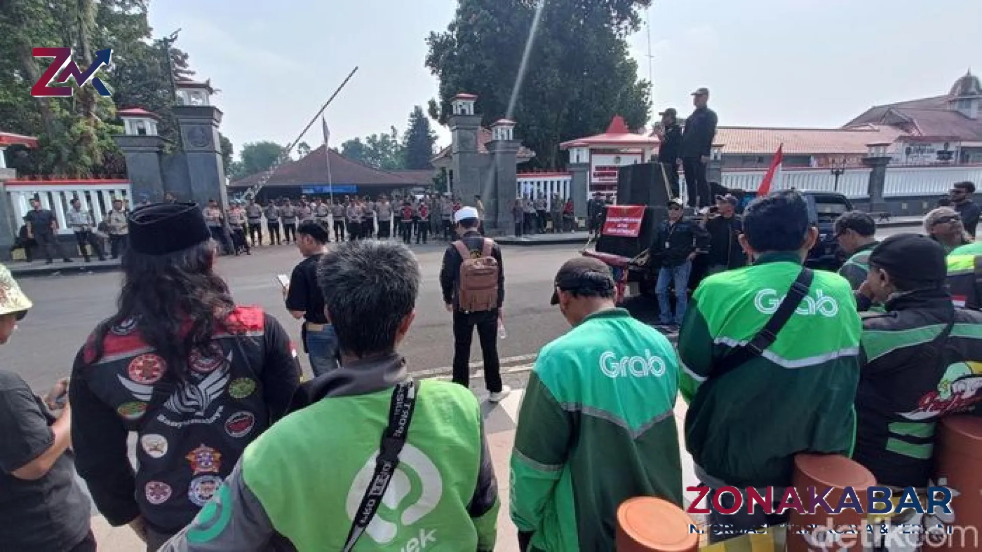 Jerit Keadilan dari Aspal Purwokerto: Massa Ojol Banyumas Tuntut Reformasi Regulasi dan Penghapusan Potongan Mencekik