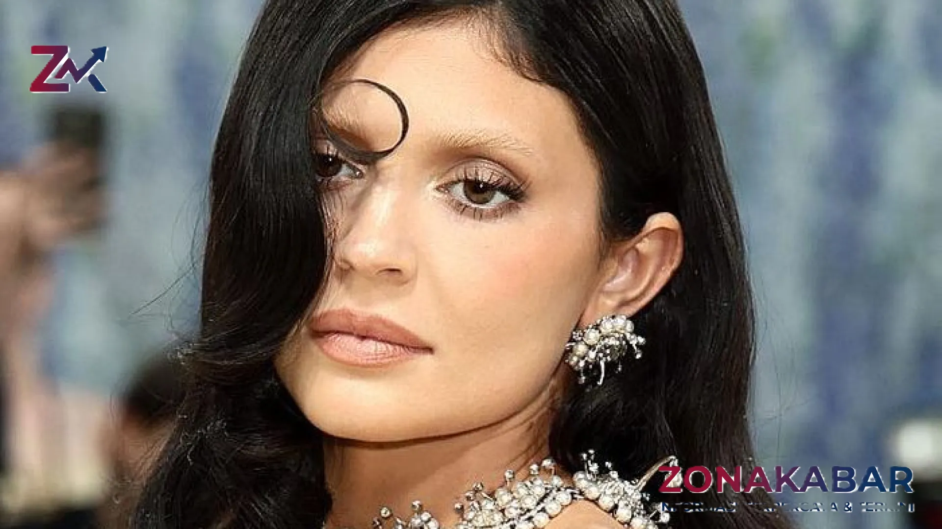 Suede Skin: Revolusi Estetika Wajah 2026 yang Menggeser Dominasi Glass Skin dan Matte