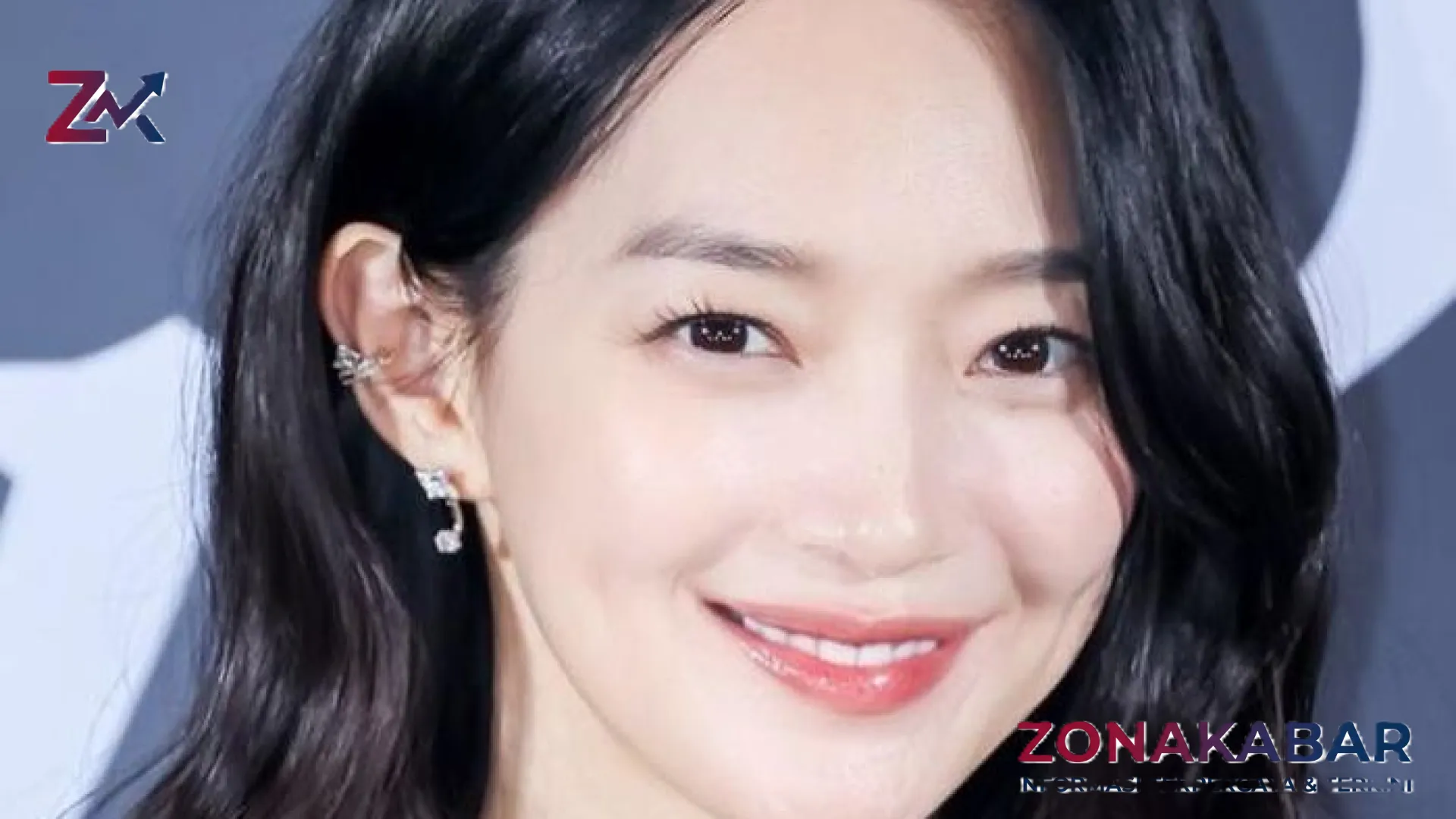 Rahasia Pesona Abadi Shin Min Ah: Tampil Memukau di Usia 42 Saat Promosi Film ‘The Eyes’