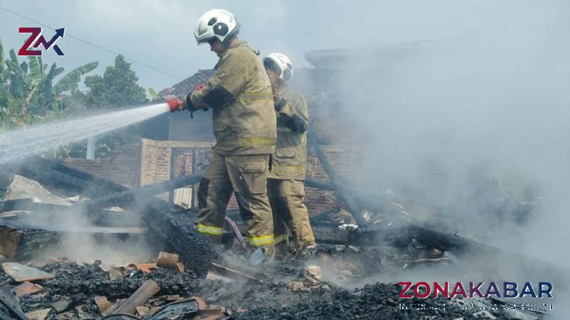 Amukan Si Jago Merah di Wonoplumbo Mijen: Dua Rumah dan Warung Sembako Hangus Tak Tersisa