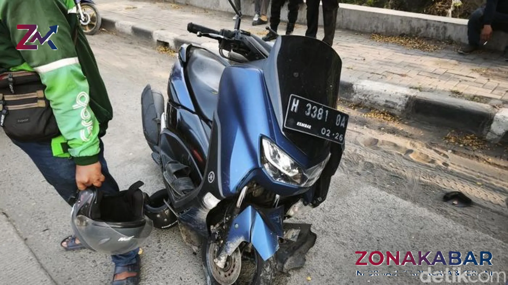 Insiden Berdarah di Jalur Pelabuhan: Pemotor NMAX Ringsek Usai Hantam Truk Parkir di Jalan Yos Sudarso Semarang