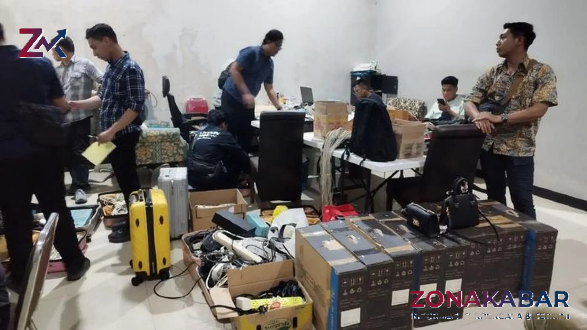 Terbongkar! Markas Love Scamming di Puri Anjasmoro Semarang Digerebek, Imigrasi Temukan Ratusan Ponsel dan Ribuan Akun Palsu