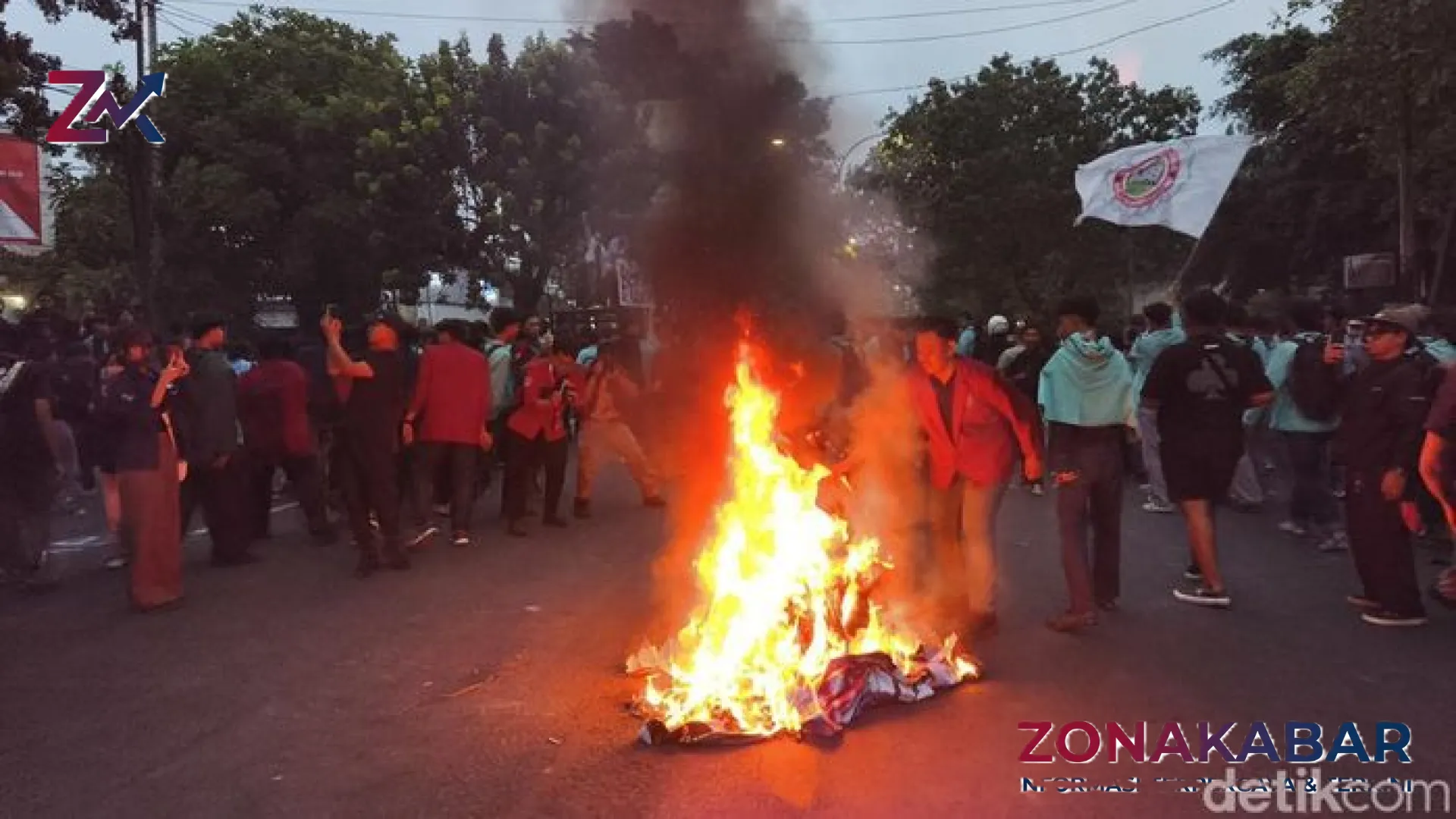 Aksi Damai Mahasiswa Solo Raya di DPRD: Suarakan Kesejahteraan Rakyat hingga Isu Lokal