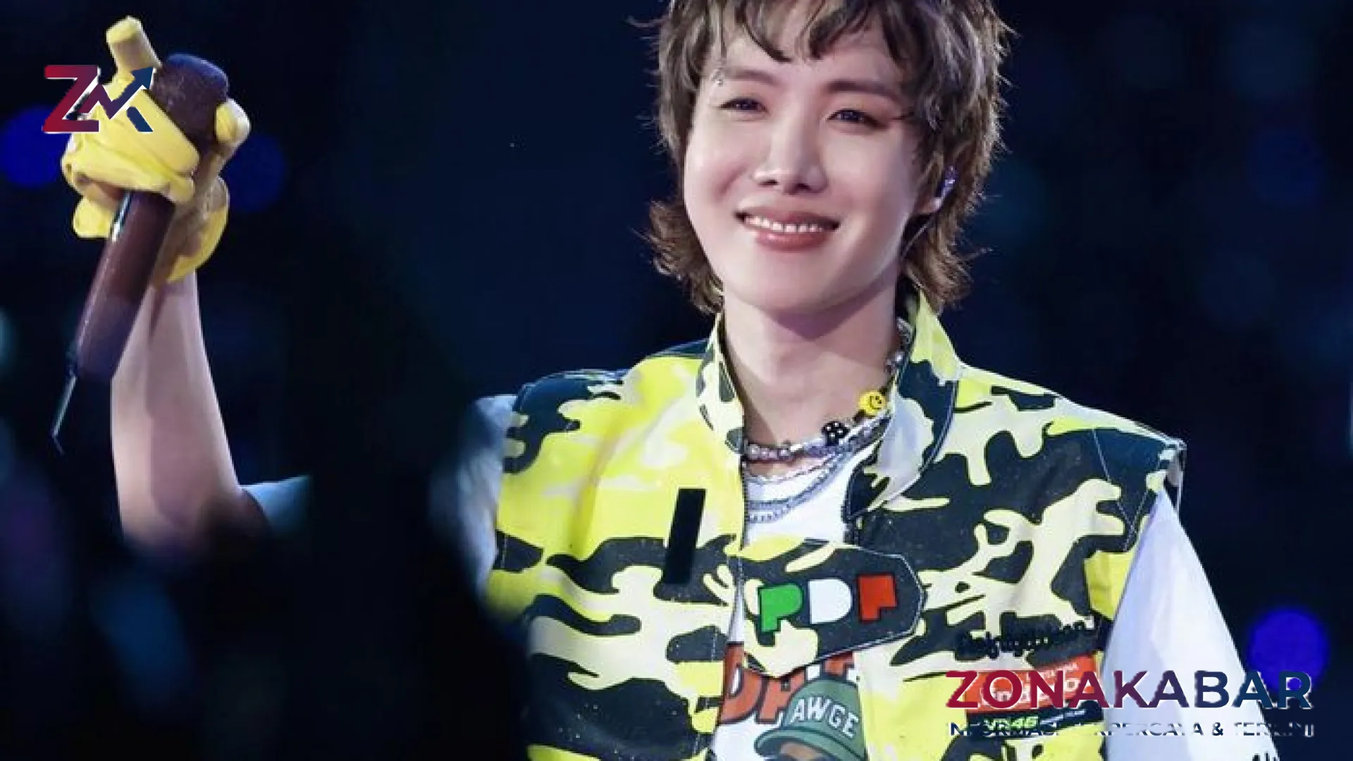 Gaya J-Hope BTS Pakai Vest Pertamina Enduro VR46 di Konser Busan, Netizen Indonesia Heboh: ‘Modelnya Mahal Banget!’