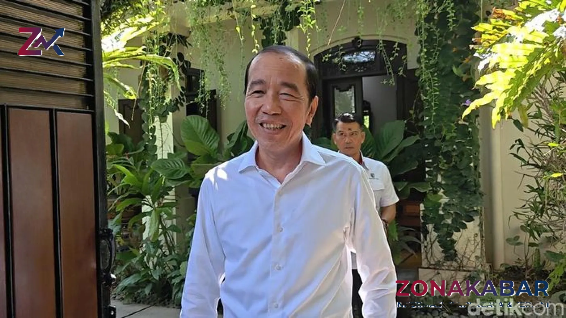 Langkah Baru Jokowi di Panggung Politik: Antara Jaket PSI dan Peran Motivator yang Strategis